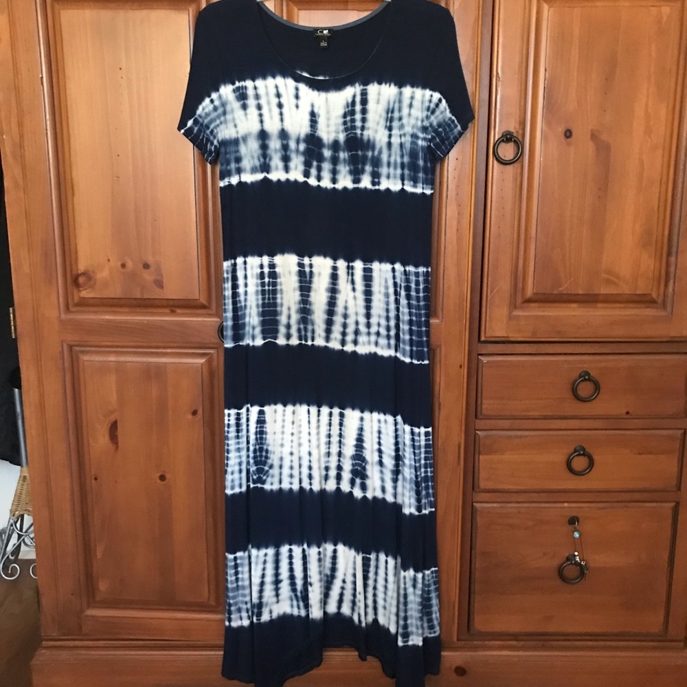 COPY - NWOT Cable & Gage navy and white tie-dye t-shirt dress. Womens size S